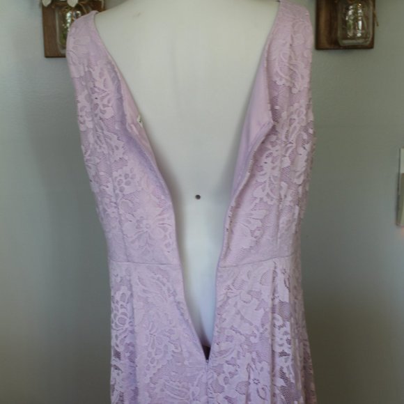 Muadress V-Neck Lace High-Low Dress - Picture 7 of 10